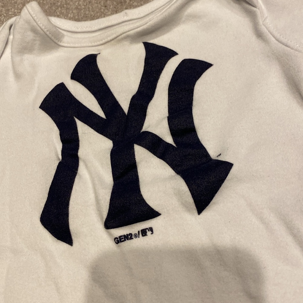 ‼️YANKEES‼️ - Picture 2 of 3